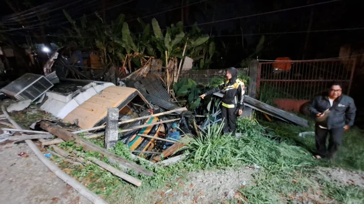 Pengendara Motor Tewas Ditabrak Truk Tangki Minyak di Bawen