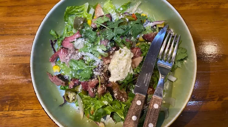 Sensasi Segar Salad Sayuran
