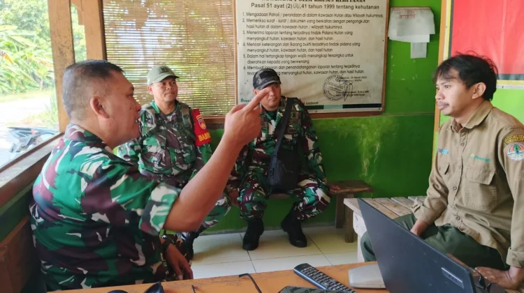 Patroli Gabungan, Perhutani Purwodadi-TNI Antisipasi Penjarahan dan Karhutla
