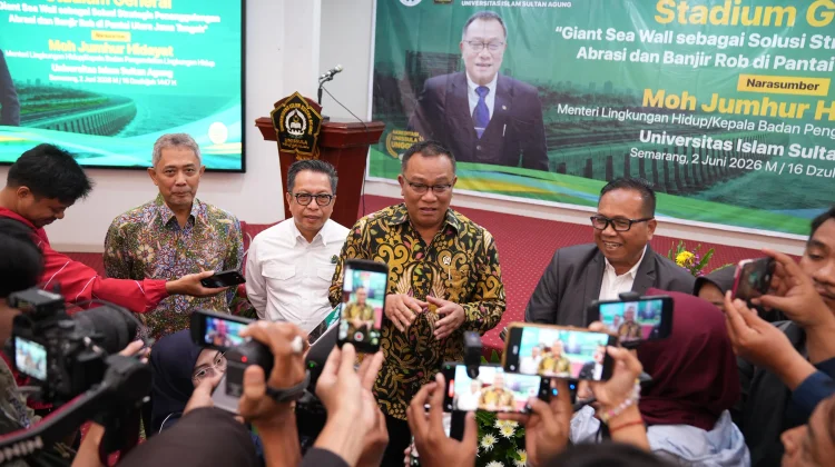 Tangani Rob Pantura Jateng, Menteri LH Minta Unissula Tanam Mangrove 200 Hektare