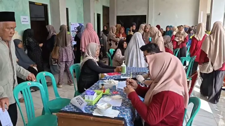 Program Speling Dekatkan Layanan Dokter Spesialis ke Warga Desa di Pekalongan