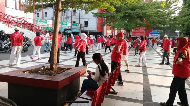 Senam Pernapasan dan Tai Chi Warnai Pagi di Tri Lomba Juang