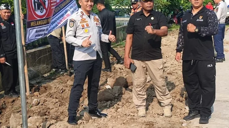 Tim Gabungan Tertibkan Bangunan PKL dan Parkir Liar di Jalan Madukoro Semarang