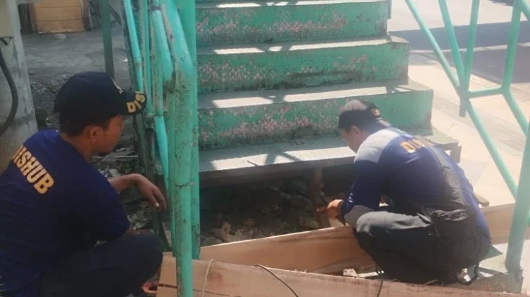 Tingkatkan Keselamatan Pejalan Kaki, Dishub Lakukan Perbaikan JPO Pasar Bulu