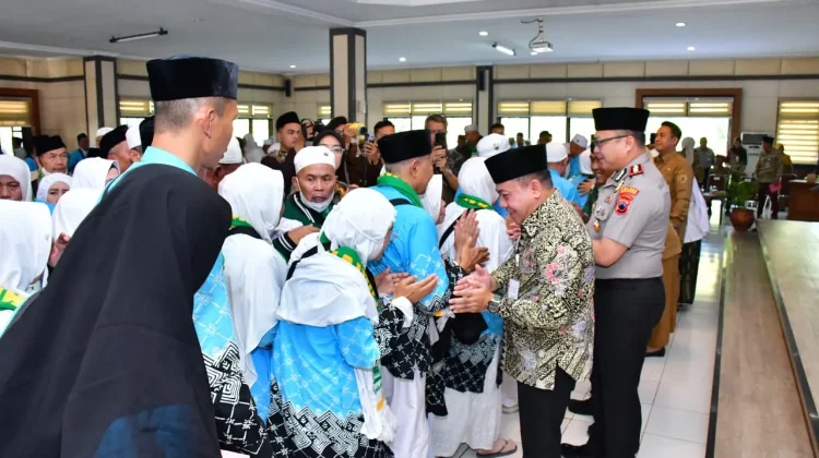 Tiba di Tanah Air dengan Selamat, 91 Jemaah Haji Pekalongan Disambut Pemkab