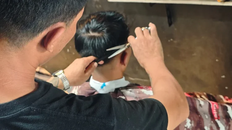 Di Balik Jeruji, Warga Binaan Lapas Semarang Kelola Barbershop Ramai Pengunjung