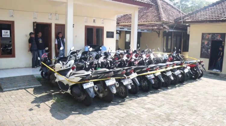 Ditangkap Polisi, Mahasiswa di Ngaliyan Gelapkan Puluhan Motor