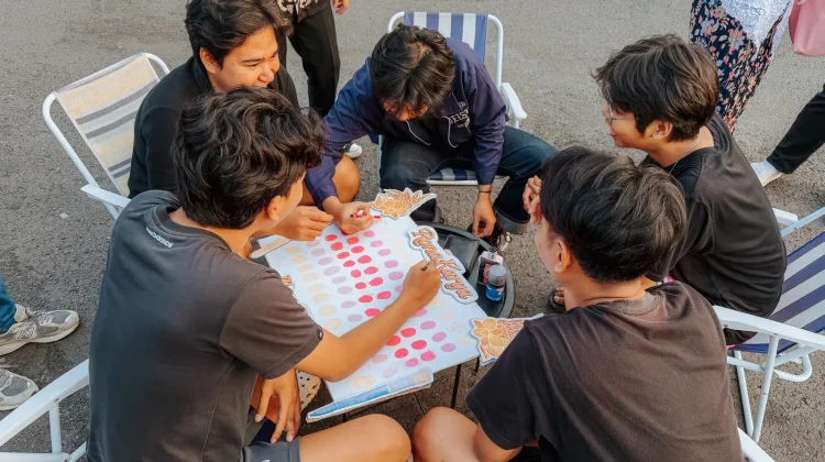 Menggambar Wajah Jadi Media Mahasiswa USM Dekatkan Batik ke Masyarakat