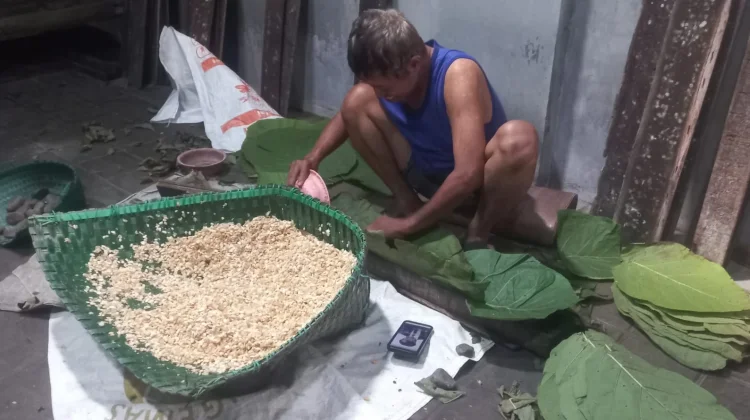 Harga Kedelai Impor Naik, Pengrajin Tempe di Kudus Perkecil Ukuran Produk