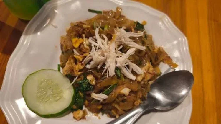Cara Membuat Kwetiau Goreng Ayam