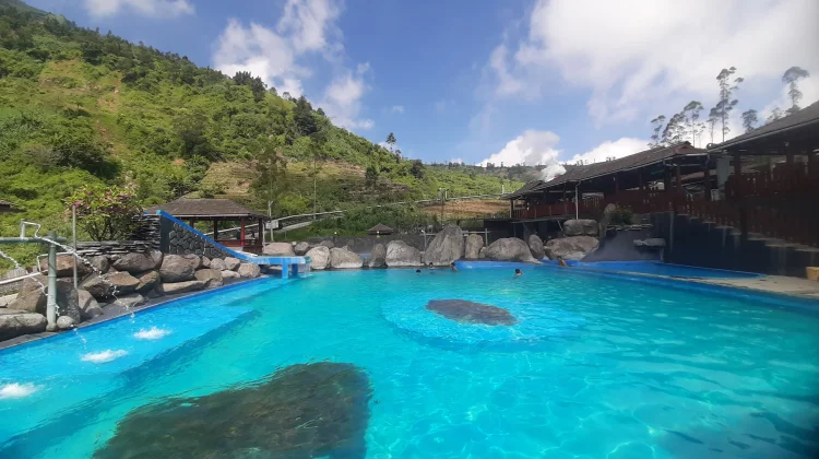 Wisata Pemandian Air Hangat Alami di Kawasan Dieng