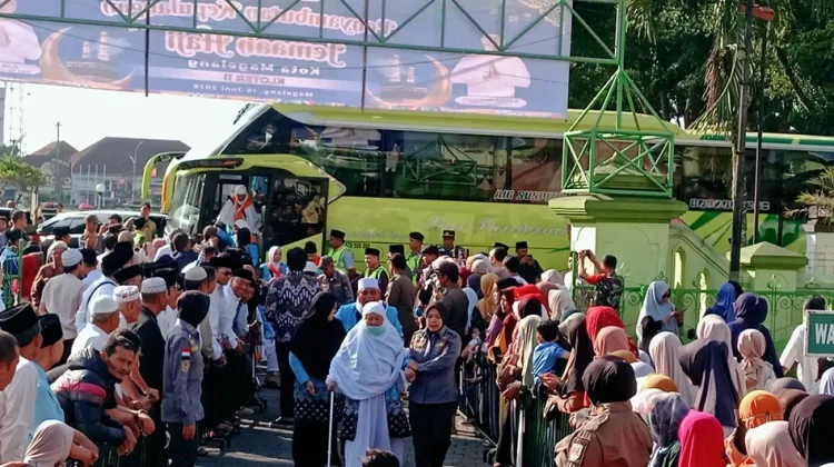 Mayoritas Berisiko Tinggi, Jemaah Haji Kota Magelang Pulang dengan Selamat