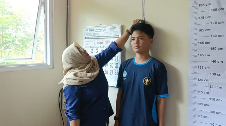 Status Gizi Penerima MBG Dipantau, Siswa di Batang Jalani Skrining Kesehatan