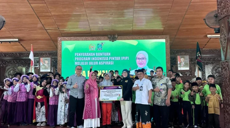 Eva Monalisa Dorong Akses Pendidikan Lewat PIP di Blora