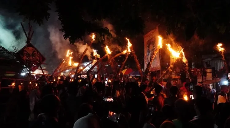 Tradisi Lamporan Soneyan Jaga Identitas Budaya Daerah