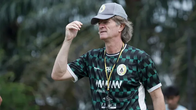 PSS Tunjuk Pieter Huistra Sebagai Pelatih Kepala