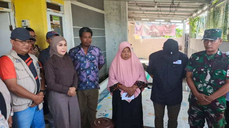Pemkab Kendal Bantu Modal Usaha untuk Rokhanah, Warga Terdampak Banjir Rob