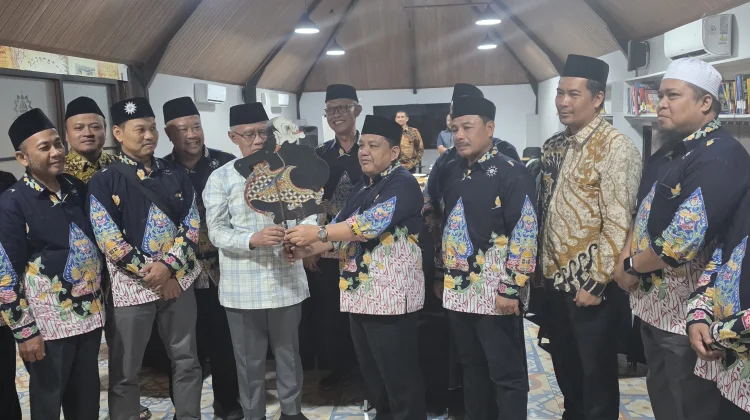 Semar: Simbol Pemimpin yang Ngemong dan Membumi