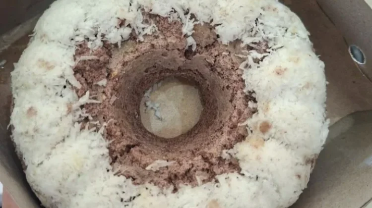 Resep Bolu Ketan Hitam dengan Topping Parutan Kelapa