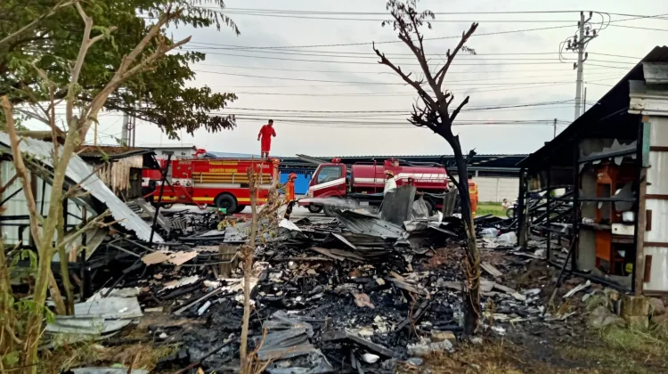 Tiga Warung di Jalur Rembang–Pamotan Terbakar, Kerugian Ditaksir Rp37 Juta