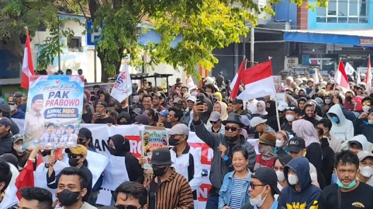 Ratusan Warga Pati Tuntut Regulasi MBG Dipercepat