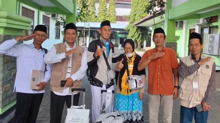 Kepulangan Tertunda karena Sakit, Tiga Jemaah Haji Asal Rembang Tiba di Tanah Air