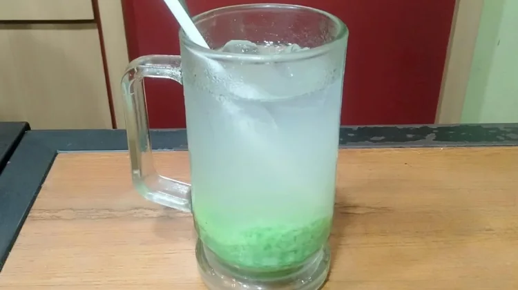 Segarnya Minuman Tradisional Es Tape Ketan