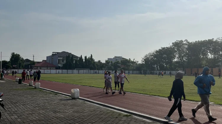 Olahraga Jalan Cepat Redakan Kolesterol