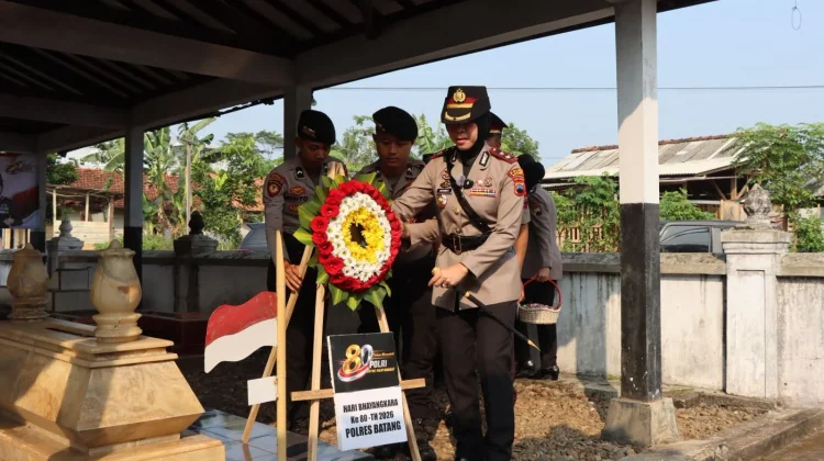 Hari Bhayangkara, Polres Batang Gelar Ziarah Makam Pahlawan