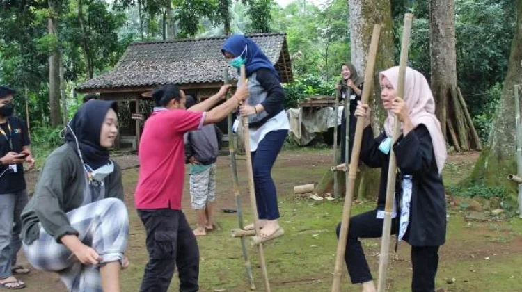 Libur Sekolah, Desa Wisata Kandri Tawarkan Pengalaman Bertani hingga Main Egrang
