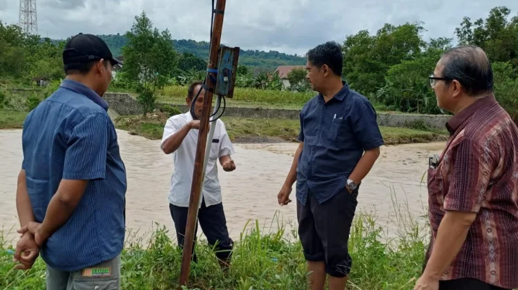 Dosen Teknik Sipil USM Bantu Rancang Intake Air Bersih di Desa Kalikayen