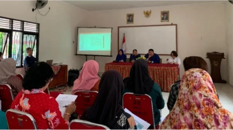 USM Bantu UMKM Tlogosari Kulon Naik Kelas Lewat Jurus Pemasaran Digital