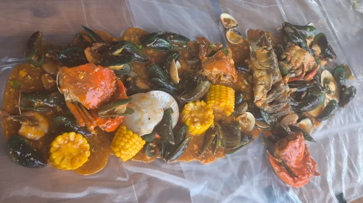Resep Membuat Seafood Saus Padang yang Lezat Ala Rumahan