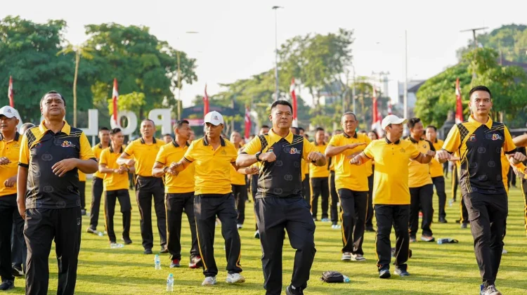 Semarak HUT Bhayangkara, Keluarga Besar Polda Jateng Gelar Senam Bersama