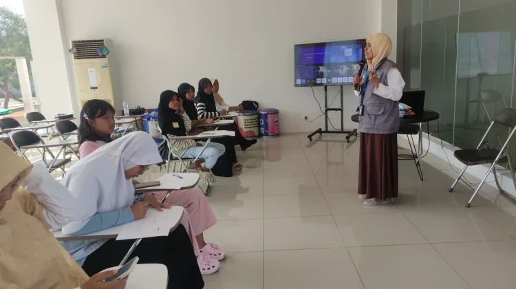 Komunitas Emak-emak Suka Nulis (Mak Sulis) Buka Kelas Puisi untuk Anak-anak Sekolah