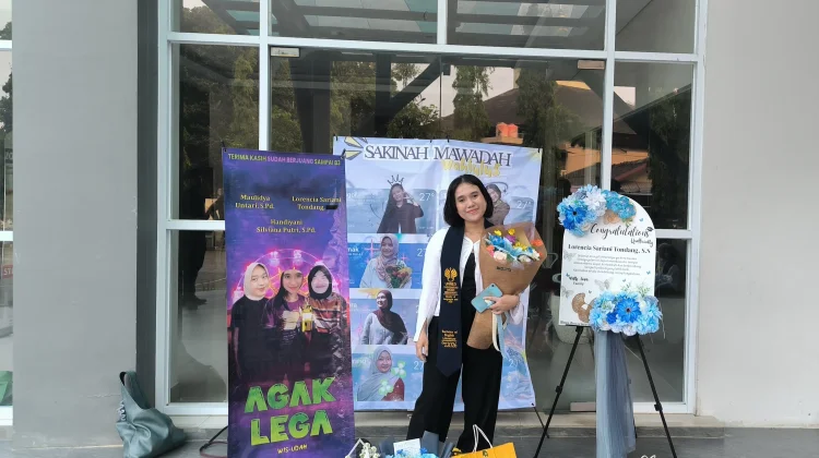 Selebrasi Kelulusan Mahasiswa Wujud Apresiasi Diri di Pengujung Studi