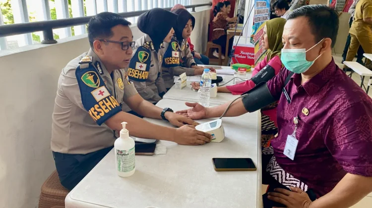Bhakti Kesehatan Polri di Pasar Johar, Permudah Akses Layanan Medis bagi Warga