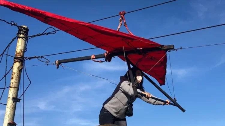 Sensasi Gantole Flying Fox Pacu Adrenalin Wisatawan