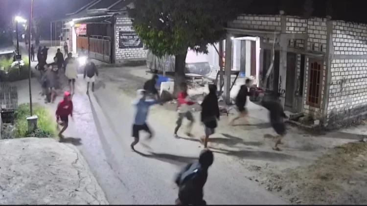 CCTV Viral Ungkap Penyerangan Brutal Warga Ketitangwetan