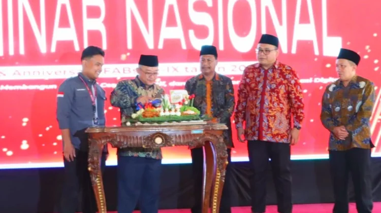 Mendikdasmen Puji Program Beasiswa Perguruan Tinggi Pemkab Rembang
