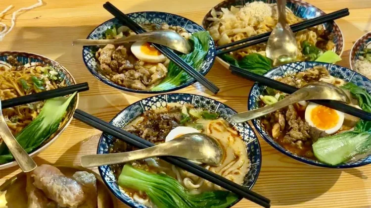 Tips Kulineran Bakmi Bareng Teman