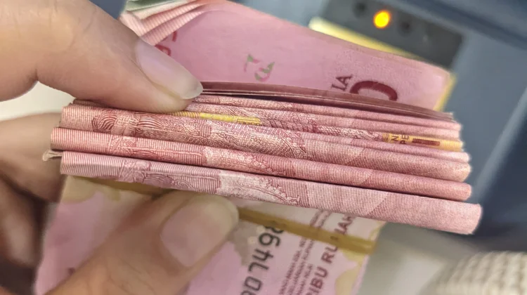 Tips Memaksimalkan Dana Pensiun untuk Traveling dan Hobi Baru