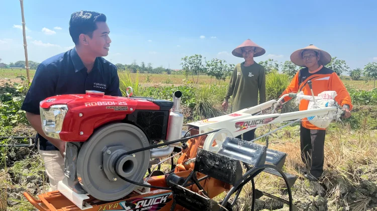 Dukung Produktivitas Petani, Bandara Ahmad Yani Serahkan Bantuan Hand Tractor