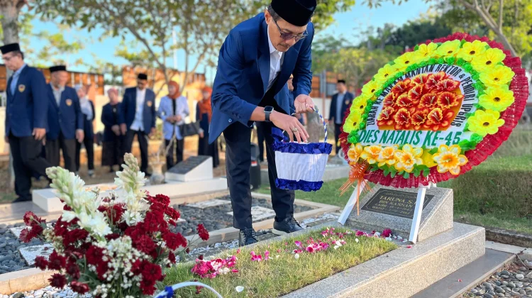 Dies Natalis ke-45, Civitas Akademika UPGRIS Ziarah ke Makam Pendiri, Mantan Rektor