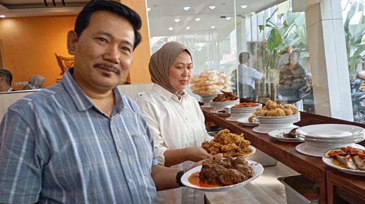 Lewat Kanal YouTube, Uda Awal Bagikan Resep Menu Makanan RM Padang Chaniago