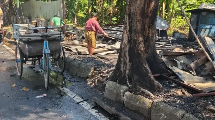 Kebakaran di Eks Bioskop Merdeka Pekalongan, Bengkel hingga Warung Ludes Terbakar
