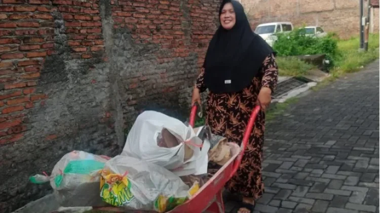 Warga Bugen Utara Semarang Manfaatkan Sampah Menjadi Nilai Ekonomi