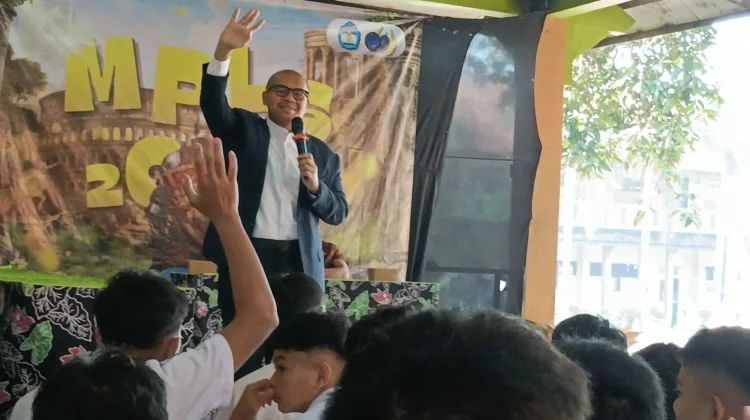 Kunjungi SMA Negeri 2 Batang, Bupati Motivasi Pelajar Miliki Kejelasan Rekam Jejak
