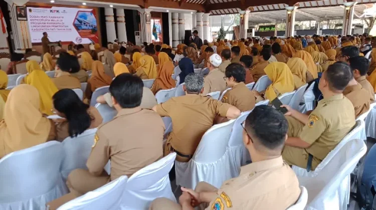 Pati Gaungkan Gerakan Anti Korupsi