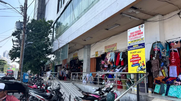 Pedagang Pasar Johar Rasakan Dampak Maraknya Marketplace